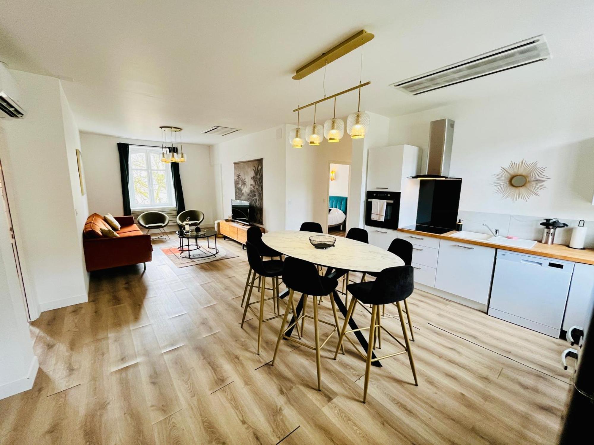 Vue Loire, Hypercentre, Spacieux, Familial, Climatise, Le Quai De Loire Apartman Blois Kültér fotó